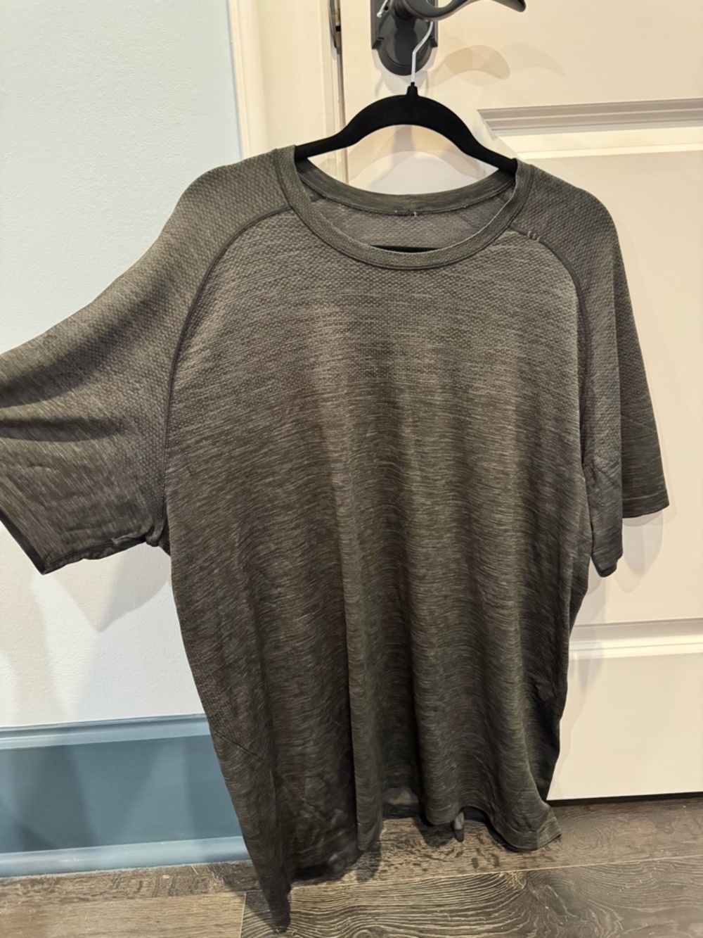 lululemon athletica Men's Short Sleeve Crew Tee - Charcoal Gray